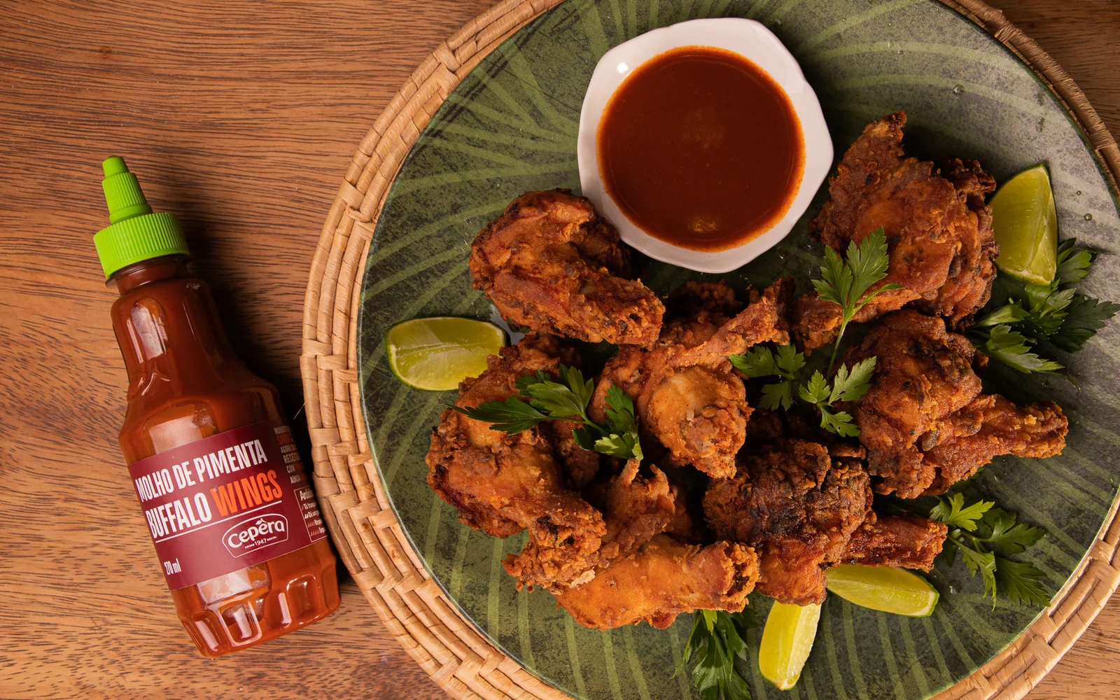 Buffalo wings com molho de pimenta Cepêra