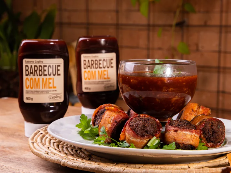 Almôndegas com Bacon e Molho de Barbecue com Mel