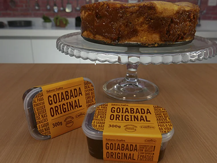 Bolo de Fubá com Goiabada Original