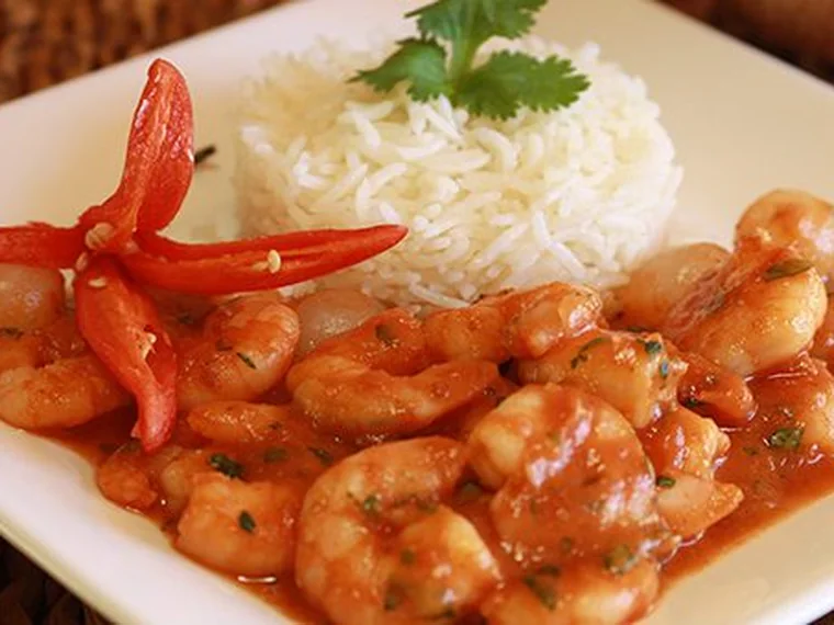 Camarão Salteado com Arroz de Coco