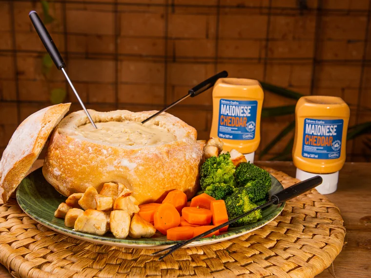Fondue no Pão Italiano Maionese Cheddar
